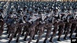 2018年9月北韓軍人參加建國70週年閱兵儀式。