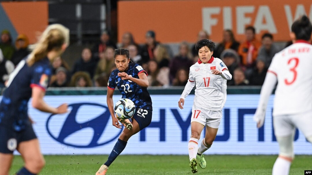 Netherlands' forward #22 Esmee Brugts (centre L) scores her team's sixth goal during the Australia and New Zealand 2023 Women's World Cup Group E football match between Vietnam and the Netherlands at Dunedin Stadium in Dunedin, Aug. 1, 2023.