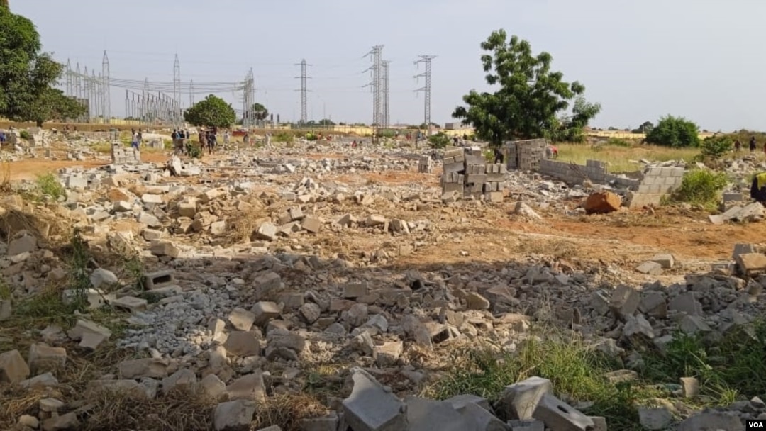 Ruínas de casas demolidas no Zango 3, Luanda, Angola
