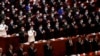 中共领导人习近平和其他中共二十大代表在闭幕式上。（2022年10月22日）