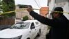 Un vehículo del equipo forense que transportaba el cuerpo del periodista Fredid Román sale de la escena del crimen donde fue asesinado en su automóvil por atacantes armados en una motocicleta en Chilpancingo, estado de Guerrero, México, México 22 de agosto de 2022.