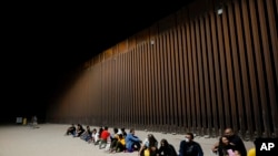 ARCHIVO - La Reunión Plenaria del Comité Ejecutivo Bilateral (ESC) para la Administración de la Frontera en el Siglo XXI se celebra desde el 2010.
