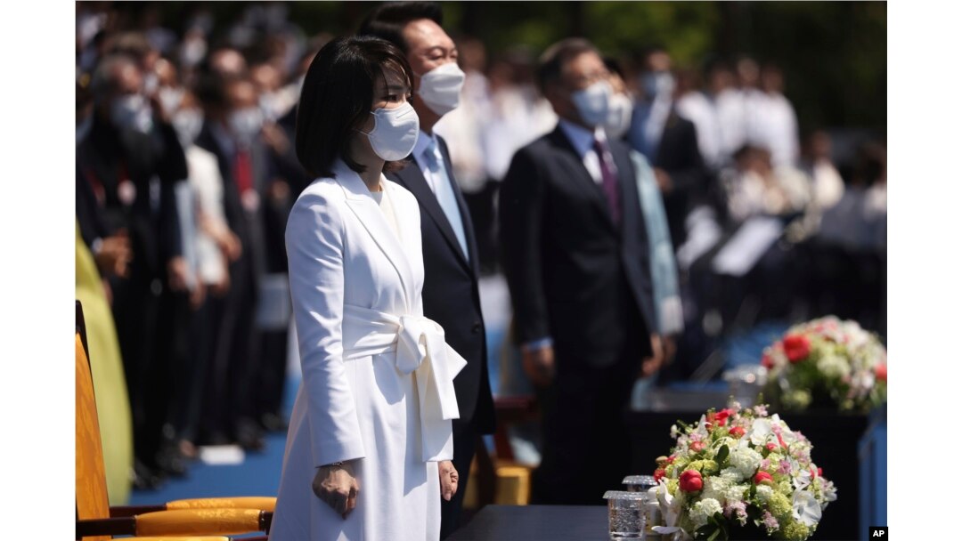 South Korea's new President Yoon Suk Yeol and his wife Kim Keon Hee attend his inauguration ceremony at the National Assembly in Seoul, South Korea, Tuesday, May 10, 2022. (Kim Hong-ji/Pool Photo via AP)