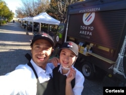 Raúl Márquez y Miho, emprendedores en Japón. [Foto: Cortesía]