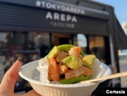 Tokyo Arepa tiene un menú que ofrece arepas clásicas pero también rellenos fusionados con la comida japonesa.