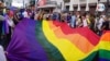 Decenas de miembros de la comunidad LGBTIQ en Costa Rica. Foto Houston Castillo, VOA