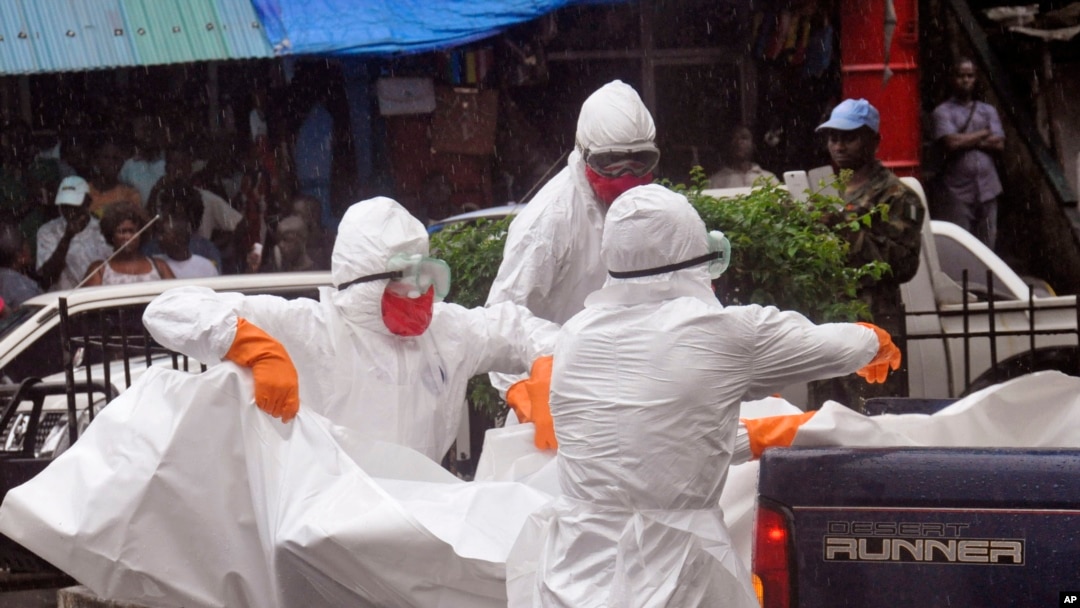 Ma'aikatan kiwon lafiya masu yaki da cutar ebola