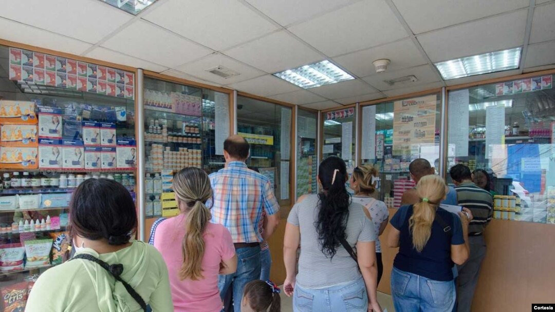 Farmarato ha logrado sobresalir de otros servicios similares que han surgido como respuestas para los pacientes que deben recorrer farmacia tras farmacia para conseguir algún medicamento. Foto: Camilo Paparoni