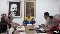 El presidente Hugo Chávez, durante la reunión de gabinete que sostuvo en La Habana, Cuba.