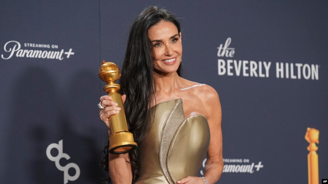 Demi Moore, gençliğini arayan solgun bir aktrisin hikayesini anlatan “The Substance” filmindeki başrolüyle müzikal ya da komedi dalında en iyi kadın oyuncu ödülünü kazandı.