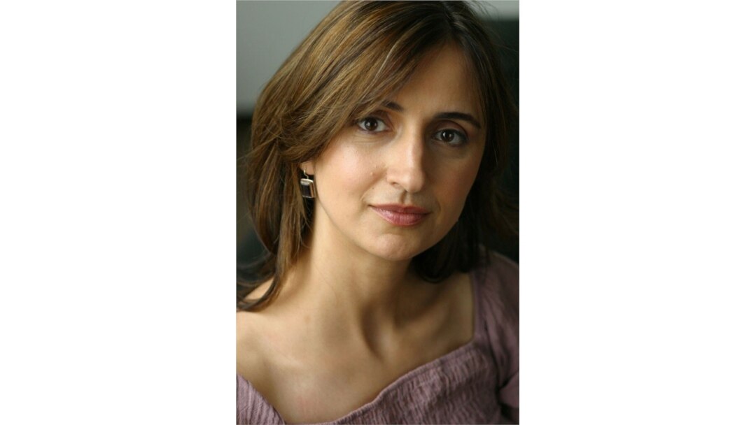 Author and poet Roya Hakakian (Photo by Heidi Guttman)