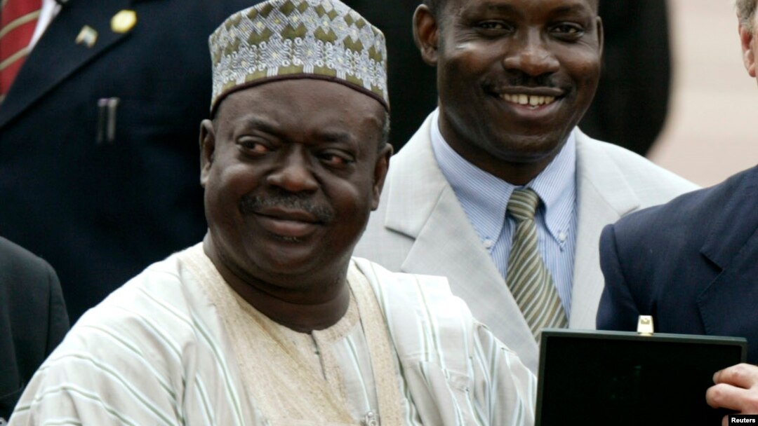 Dr. Babangida Aliyu gwamnan jihar Neja.