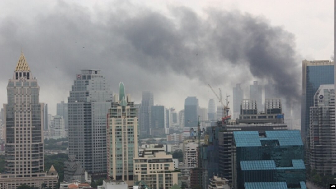 Smoke billows across Bangkok skyline [file photo]