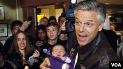 Tras retirarse, el ex gobernador de Utah, Jon Huntsman, dijo que apoyará a Mitt Romney.