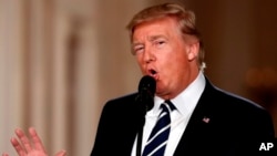 La orden de Trump ha generado una gran controversia y rechazo dentro y fuera de EE.UU.