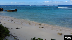 关岛最北端的瑞提迪恩海滩(Ritidian beach)，这里是偷渡客从塞班非法入境关岛的登陆点之一。这个海滩距离北马里亚纳群岛最南端的罗塔岛(Rota)只有70公里。