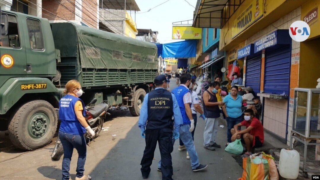 Operativos de control y seguridad activos para cumplir medidas de bioseguridad. [Foto: Oscar Ortiz, VOA].
