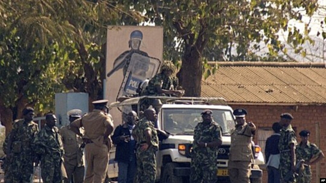 Jami'an tsaro kenan ke sintiri a bisa tituna a birnin Liongwe na Malawi