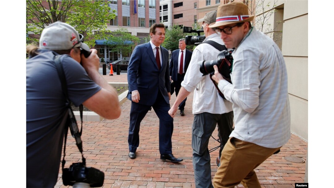 President Trump's former campaign manager Paul Manafort (C) arrives at U.S. District Court for a motions hearing in Alexandria, Virginia, U.S., May 4, 2018.