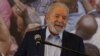 En esta foto del 10 de marzo de 2021, el expresidente de Brasil Luiz Inacio Lula da Silva habla con la prensa en el edificio del sindicato de trabajadores metalúrgicos en Sao Bernardo do Campo, Brasil.