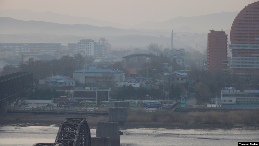 지난 2일 중국 단둥에서 바라본 북한 신의주.