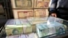 پیامد مخالفت خامنه‌ای با مذاکره؛ دلار در آستانه کانال ۹۰ هزار تومان 