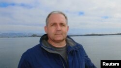 Paul Whelan, jefe de seguridad global para una compañía abastecedora de piezas de autos con sede en Michigan, fue detenido el viernes en Rusia acusado de supuesto espionaje.