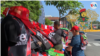 Un pequeño mercado de Managua vende insignias y otros objetos que identifican al gobernante partido Frente Sandinista de Liberación Nacional (FSLN), que lidera el presidente de Nicaragua Daniel Ortega.
