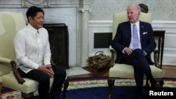 美国总统拜登2023年5月1日在白宫接待菲律宾总统小马科斯的到访。（路透社）