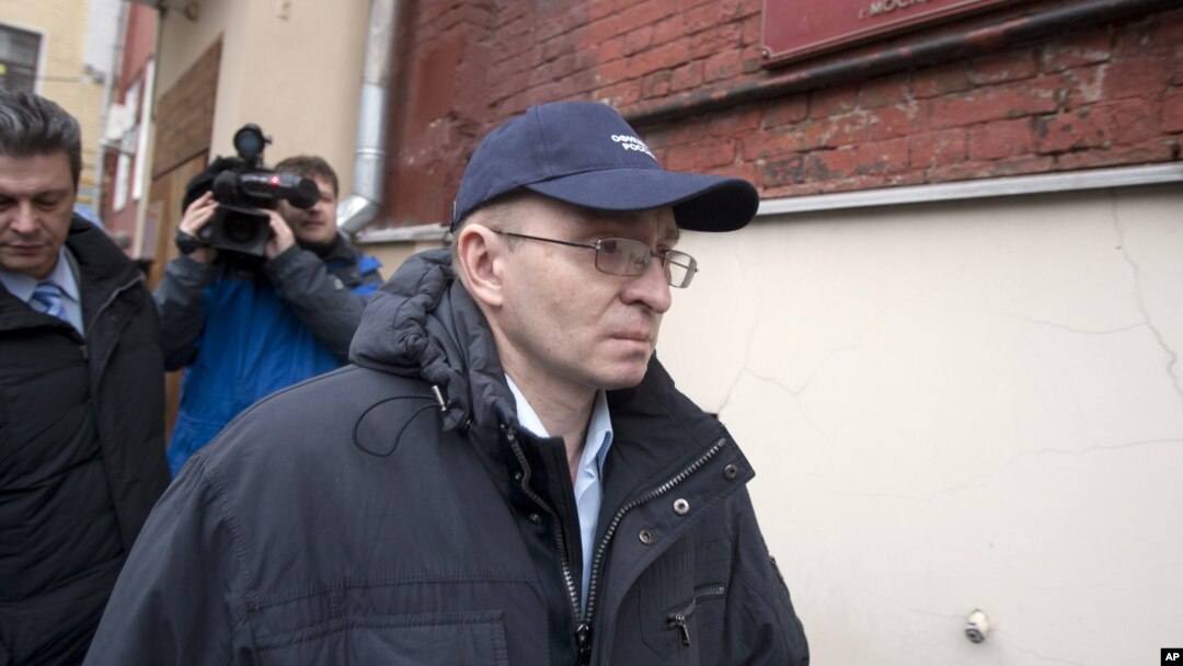 Dmitry Kratov, the only official charged with the death of a Russian whistleblowing lawyer walked free after a Moscow court acquitted him of negligence, December 28, 2012.