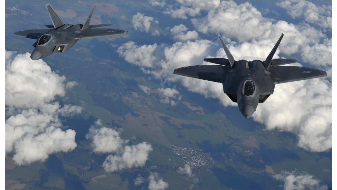 미 공군의 최신예 스텔스 전투기인 F-22 랩터.
