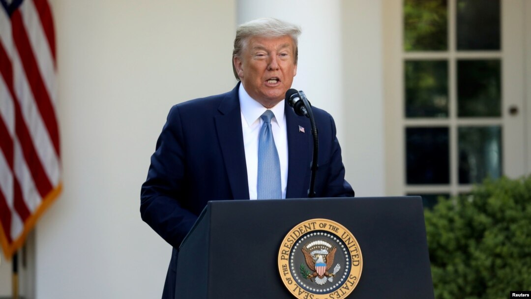 特朗普總統在白宮玫瑰園的新冠病毒疫情記者會上講話。(2020年4月15日)