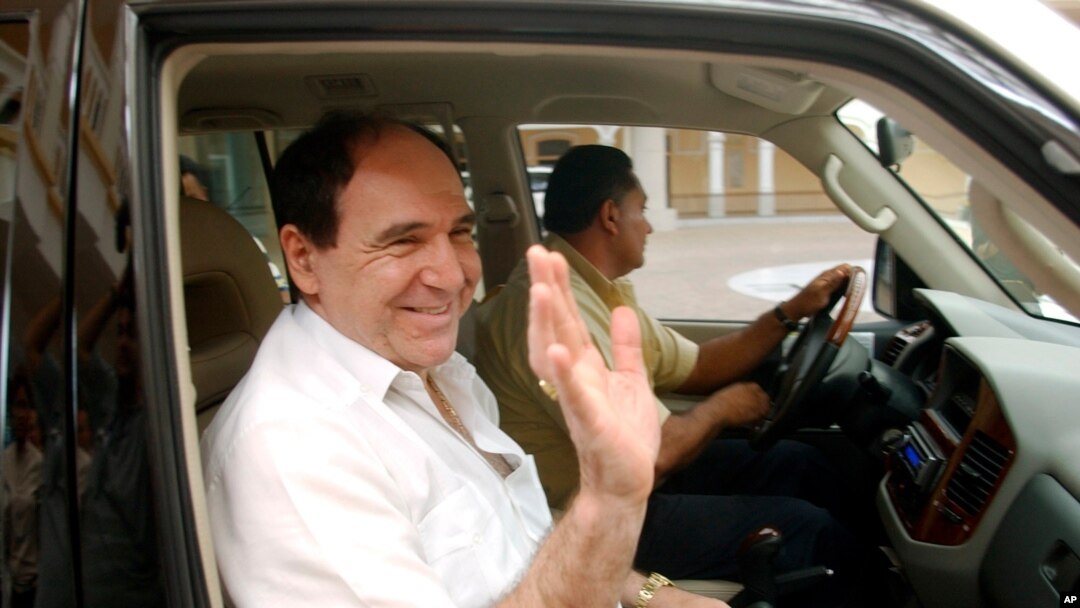 El expresidente de Ecuador, Abdalá Bucaram, de 68 años, fue detenido el miércoles 12 de agosto de 2012. [Archivo] 