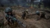 Militares ucranianos asisten a un ejercicio, en medio del ataque de Rusia a Ucrania, en la región de Chernihiv, Ucrania, 15 de mayo de 2023.