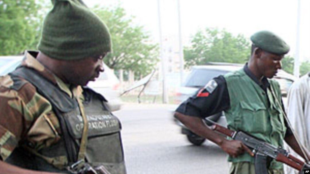 Soldados nigerianos