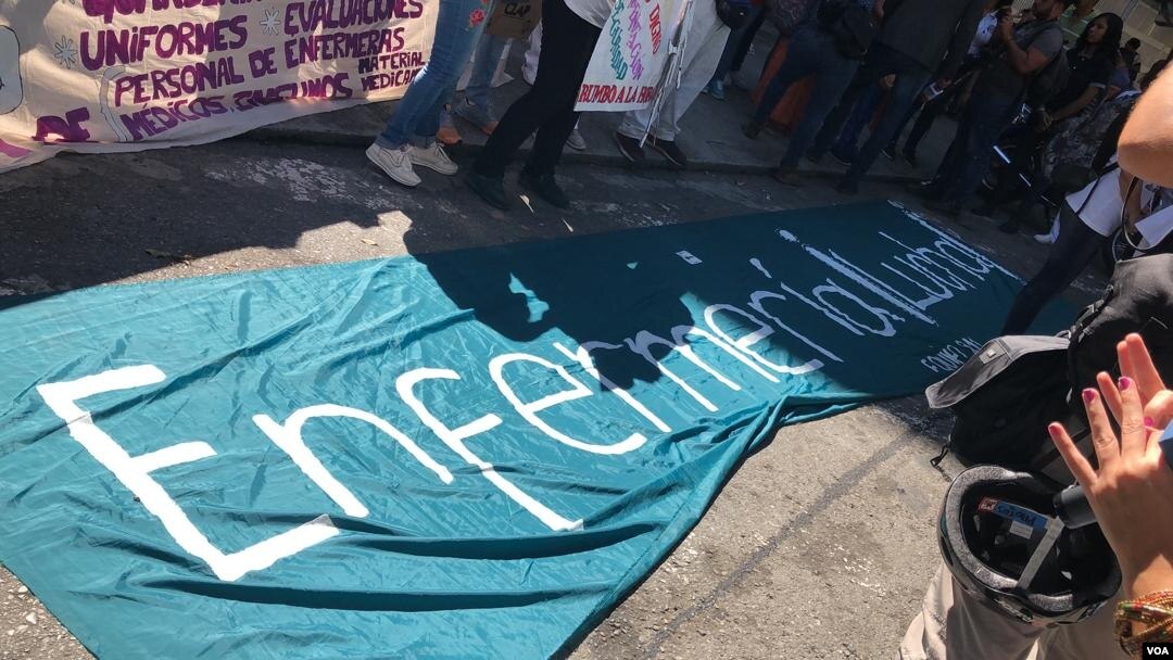 Enfermeros y pacientes protestaron para acompañar el paro desde el Hospital de Niños J. M. de los Ríos​, el hospital pediátrico más importante de Venezuela, ubicado en Caracas.