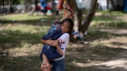 Miles de niños se encuentran en la frontera México Estados Unidos, algunos separados de sus padres en centros de detención.