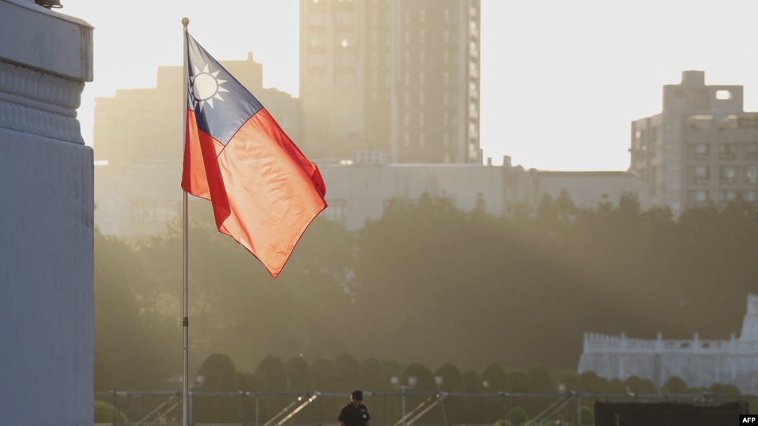 中國本週在台灣週邊舉行為期不到一天的軍事演習，台灣國防部長顧立雄表示，不會排除中共在任何時機、找任何藉口來進行下次的軍演。 (法新社：2024年10月15日)