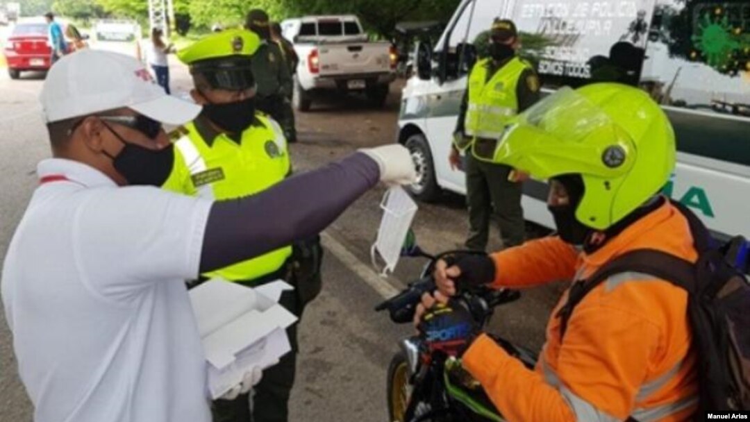 La Policía Nacional ha impuesto más de 550.000 multas a ciudadanos que han infringido el confinamiento o no cumplen con las medidas de bioseguridad. [Foto: Cortesía Oficina Prensa Policía Nacional]