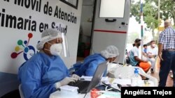 Autoridades colombianas dijeron que la ruta humanitaria hace énfasis en el acompañamiento a quienes de manera voluntaria desean regresar a su país de origen. [Foto: Angélica Trejos, VOA]