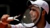 Novak Đoković u duelu sa Tejlorom Fricom u drugom kolu Mastersa u Madridu (Foto: AP/Bernat Armangue)