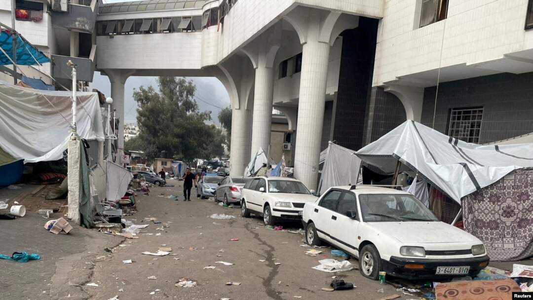 محوطه بیرون از بیمارستان الشفا در غزه 