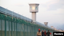 新疆一处被官方称为职业培训中心的再教育营