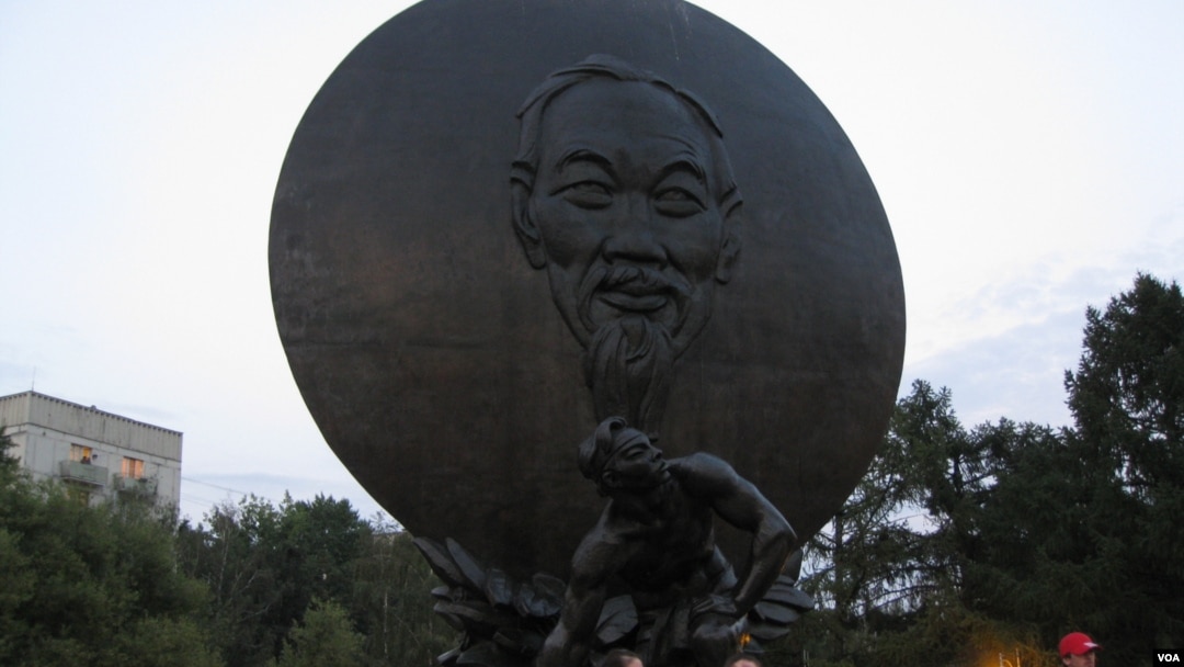 離莫斯科市中心不遠的胡志明像。（美國之音白樺攝）