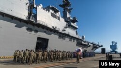 日本海上自衛隊最大噸位的出雲號直升機航母（美國海軍陸戰隊照片）