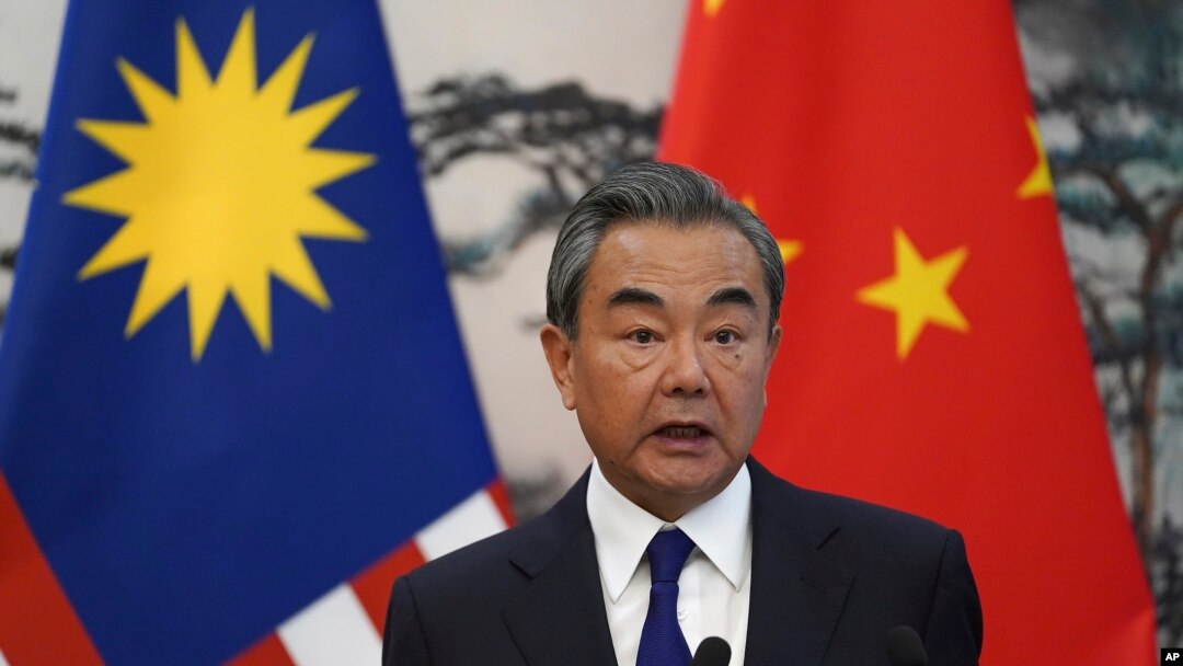 中國外長王毅與馬來西亞外長賽夫丁·阿卜杜拉在北京釣魚台國賓館會晤後舉行的記者會上講話。（2019年9月12日）