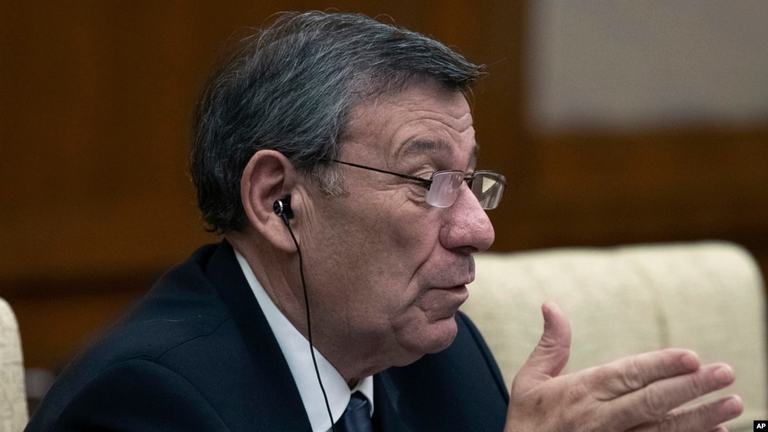 El ministro de Relaciones Exteriores de Uruguay, Rodolfo Nin Novoa, busca asistir a uruguayos residentes en Venezuela que quieren regesar su país.