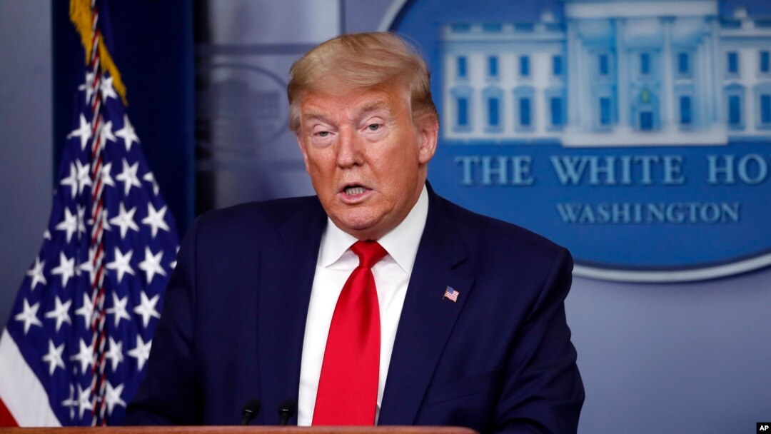 El presidente Trump insistió el viernes 3 de abril en la necesidad de que cada estadounidense guarde las medidas estipuladas para prevenir la COVID-19.
