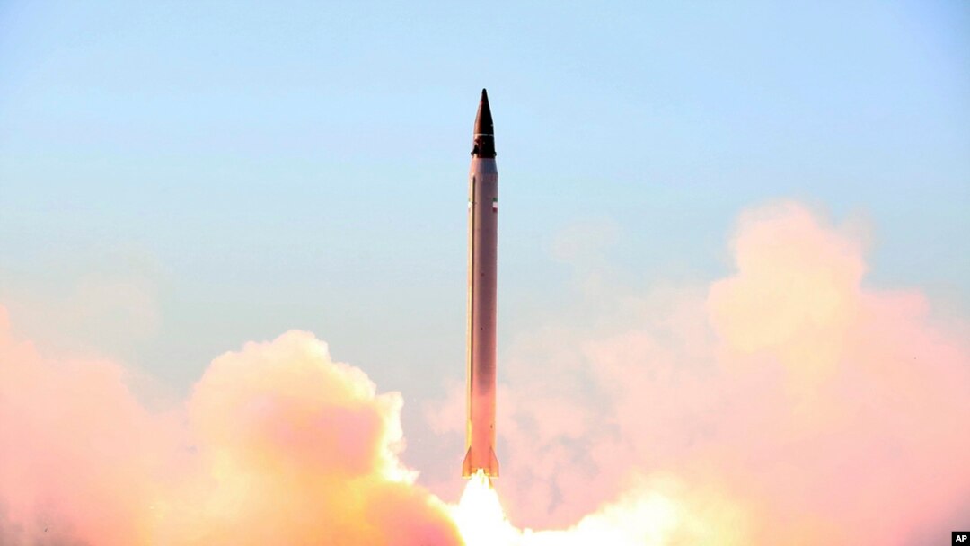 2015年11月，伊朗試射導彈