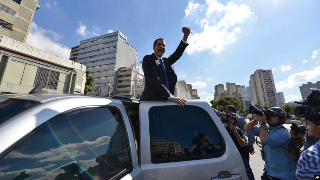 Estados Unidos por medio de distintos funcionarios de su administración, ha ratificado su respaldo al presidente interino Juan Guaidó, quien ha enfrentado una escalada de bloqueos de parte del oficialismo liderado por Nicolás Maduro. 